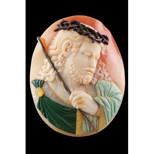An Extremely Fine Carved Polychromed Oval ‘Comesso’ Cameo of Christ